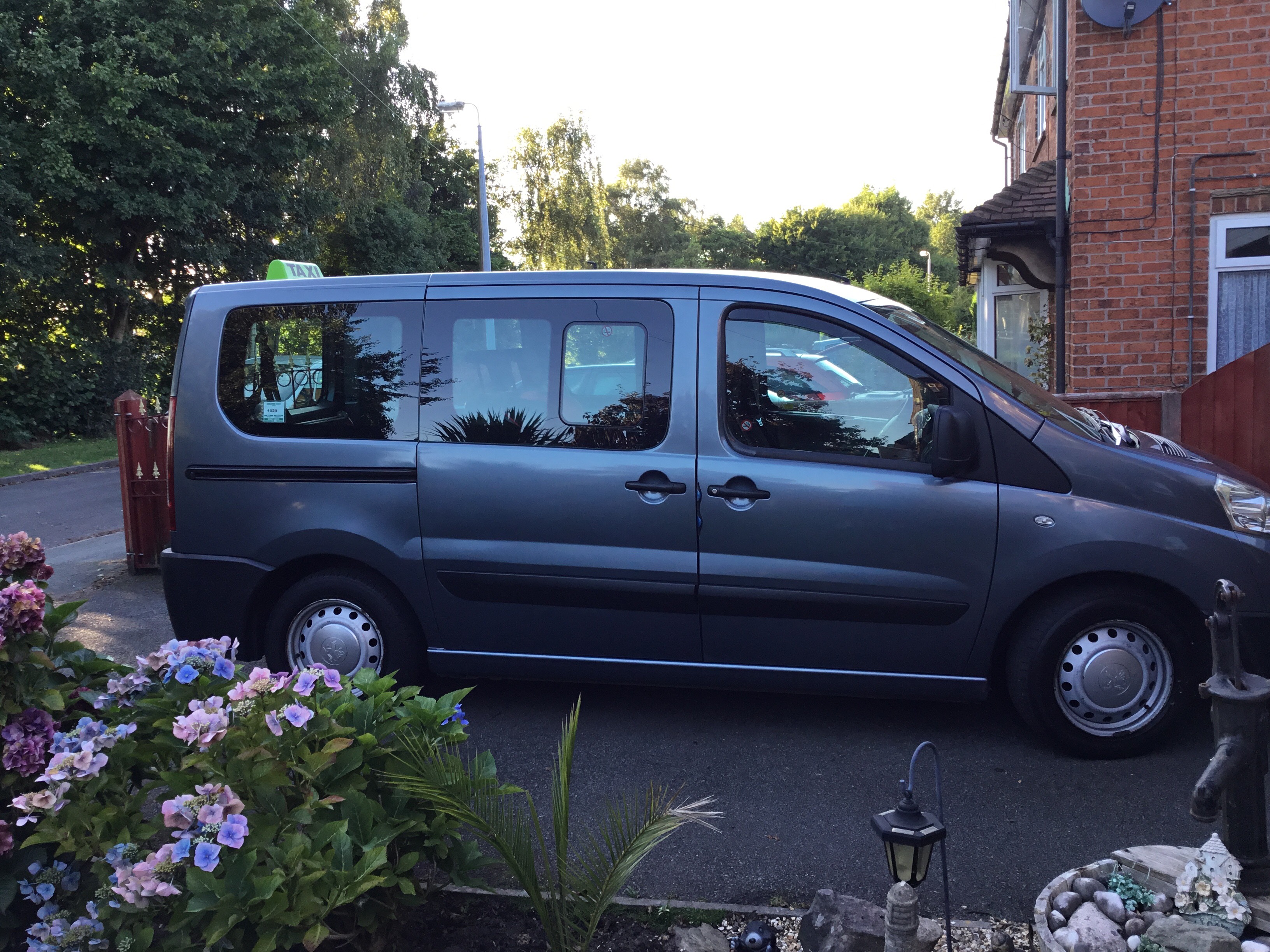 QueCabs Congleton Taxi Company